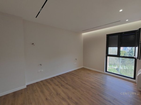Tirane, shes apartament 2+1+Aneks+Ballkon Kati 2, 95 m² 240.000 € (Kodra e Diellit)