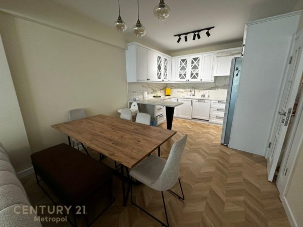 Tirane, shes apartament 3+1+Aneks+Ballkon Kati 3, 148 m² 355.000 € (Kodra e Diellit 2)