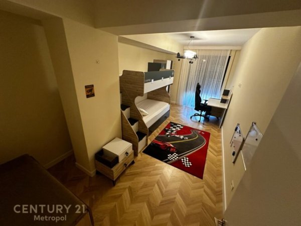 Tirane, shes apartament 3+1+Aneks+Ballkon Kati 3, 148 m² 355.000 € (Kodra e Diellit 2)