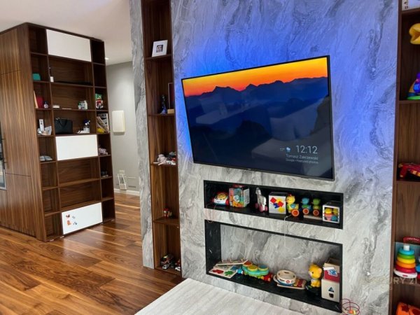 Tirane, jepet me qera apartament 3+1+Aneks+Ballkon Kati 2, 152 m² 1.200 € (Foleja e Gjelbër)