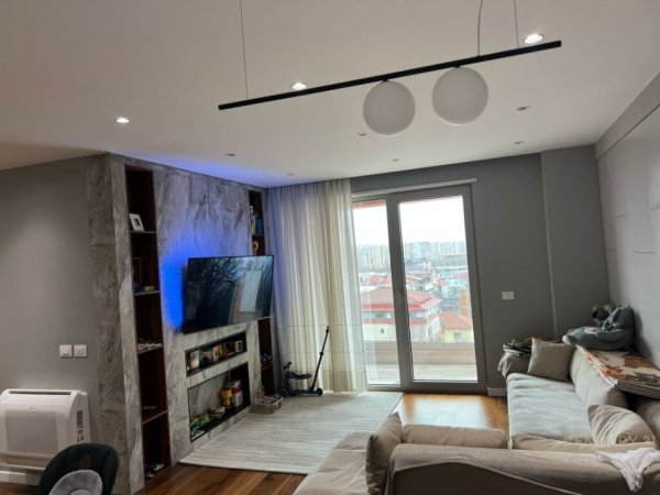 Tirane, jepet me qera apartament 3+1+Aneks+Ballkon Kati 2, 152 m² 1.200 € (Foleja e Gjelbër)