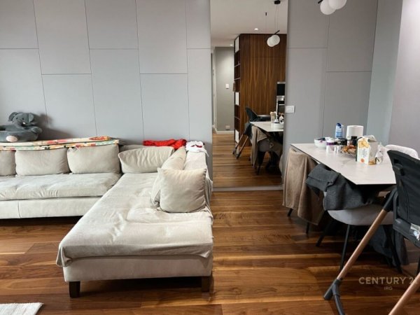 Tirane, jepet me qera apartament 3+1+Aneks+Ballkon Kati 2, 152 m² 1.200 € (Foleja e Gjelbër)