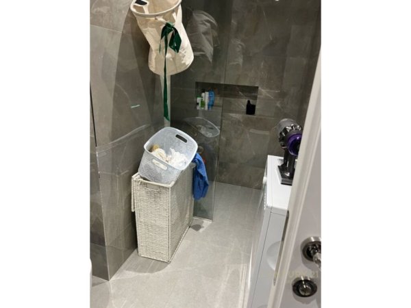Tirane, jepet me qera apartament 3+1+Aneks+Ballkon Kati 2, 152 m² 1.200 € (Foleja e Gjelbër)