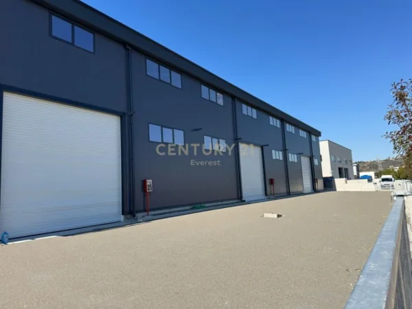 Tirane, shes ambjent biznesi Kati 0, 2.500 m² 1.500.000 € (CITY PARK)