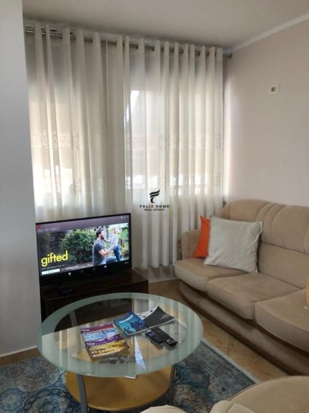 Tirane, jepet me qera apartament 2+1+Ballkon Kati 5, 130 m² 750 € (RRUGA E DIBRES)