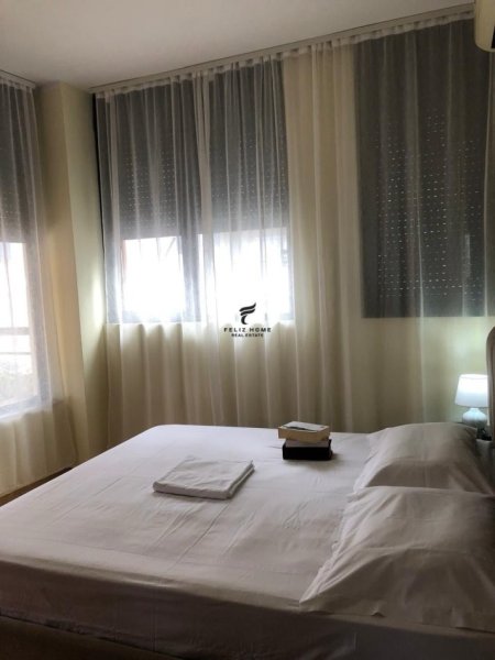 Tirane, jepet me qera apartament 2+1+Ballkon Kati 5, 130 m² 750 € (RRUGA E DIBRES)