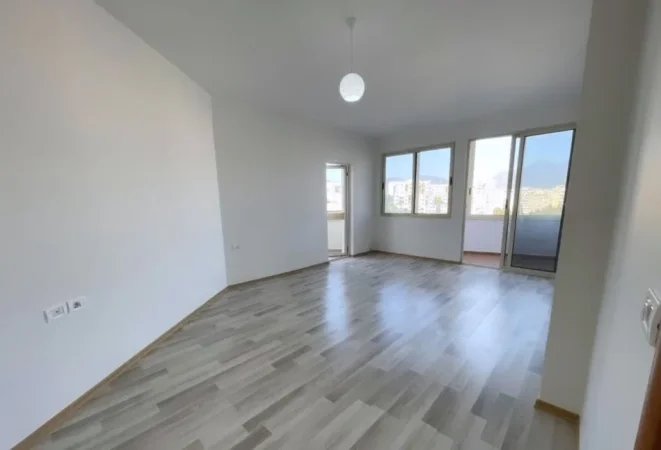 Tirane, shitet apartament 2+1 , 110 m² 135.000 € (Astir)