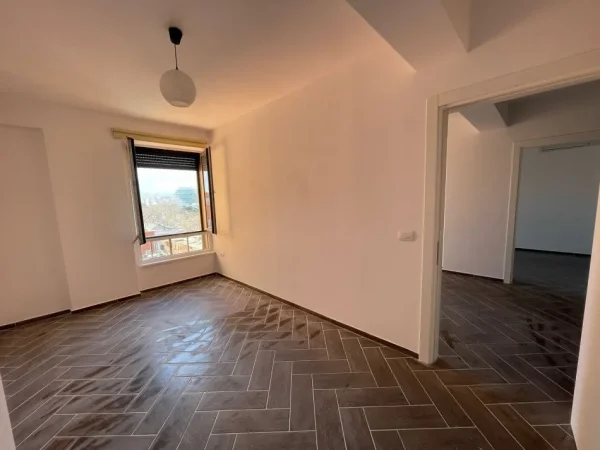 Tirane, jepet me qera apartament 2+1 Kati 8, 90 m² 1.000 € (MYSLYM SHYRI)