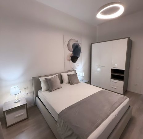 Tirane, jepet me qera apartament 1+1 , 78 m² 1.100 € (Delijorgji)