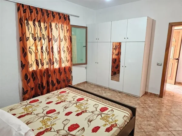 Tirane, jepet me qera apartament 2+1 Kati 1, 97 m² 400 € (Don Bosko)