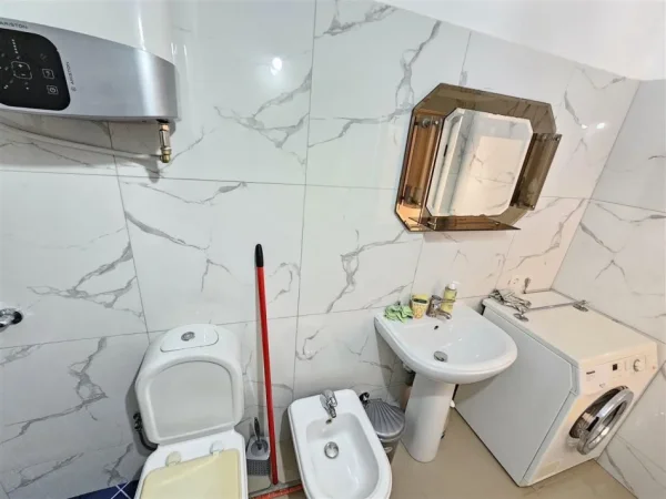 Tirane, jepet me qera apartament 2+1 Kati 1, 97 m² 400 € (Don Bosko)