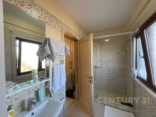 Tirane, shes apartament 3+1+Aneks+Ballkon Kati 5, 121 m² 300.000 € (Kompleksi Fratari)