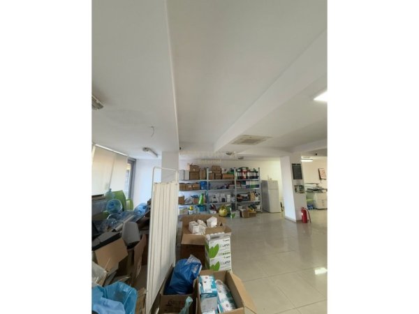 Tirane, shes ambjent biznesi , 161 m² 420.000 € (Condor Center)