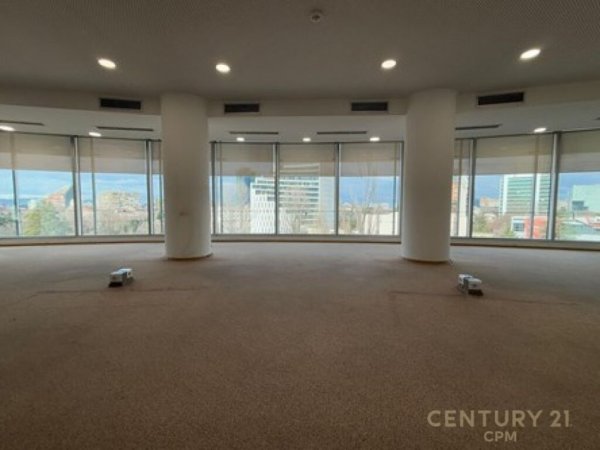 Tirane, jepet me qera zyre Kati 6, 658 m² 13.000 € (ETC)