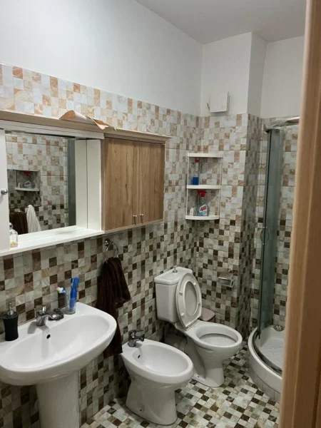 Tirane, jap me qera apartament 2+1+Ballkon Kati 5, 100 m² (Astir, prane Eja Studio)