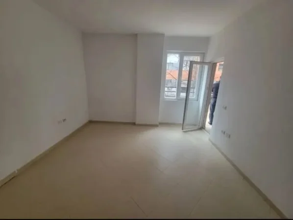 Tirane, shitet apartament 3+1+Ballkon Kati 1, 132 m² 125.000 € (Besim Alla)
