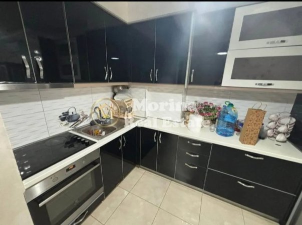 Tirane, jepet me qera apartament 2+1 Kati 4, 85 m² 350 € (Institut)