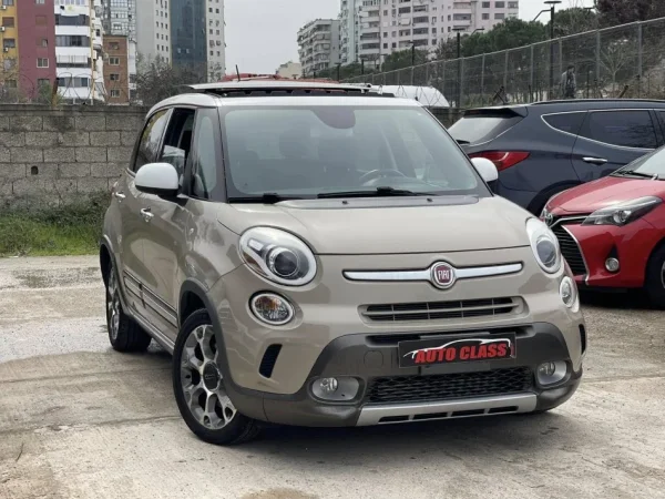 Tirane, shes makine FIAT 500 L Benzin, bezhë automatik Klima 128.000 km 7.500 €