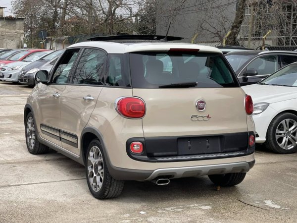 Tirane, shes makine FIAT 500 L Benzin, bezhë automatik Klima 128.000 km 7.500 €