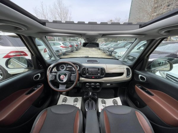 Tirane, shes makine FIAT 500 L Benzin, bezhë automatik Klima 128.000 km 7.500 €