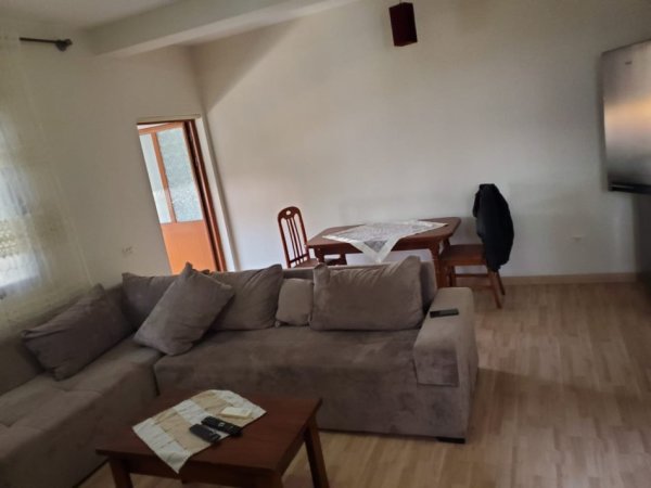 Tirane, jepet me qera apartament 1+1 Kati 2, 65 m² 450 € (Selite)