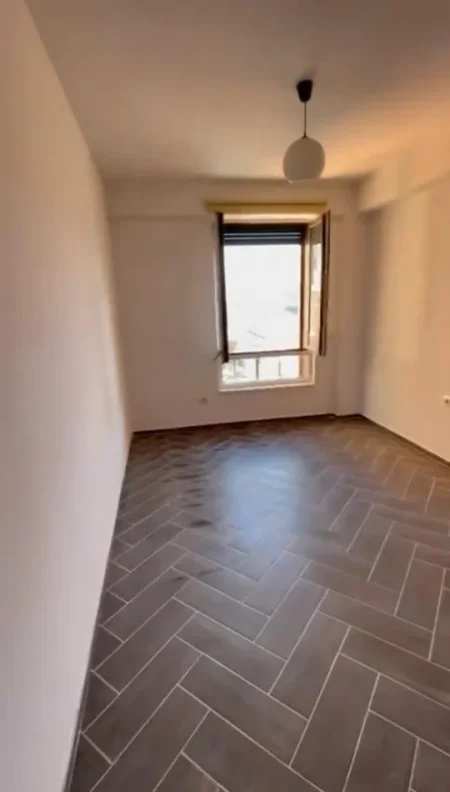 Tirane, jepet me qera ambjent biznesi , 91 m² 1.000 € (Myslym Shyri)