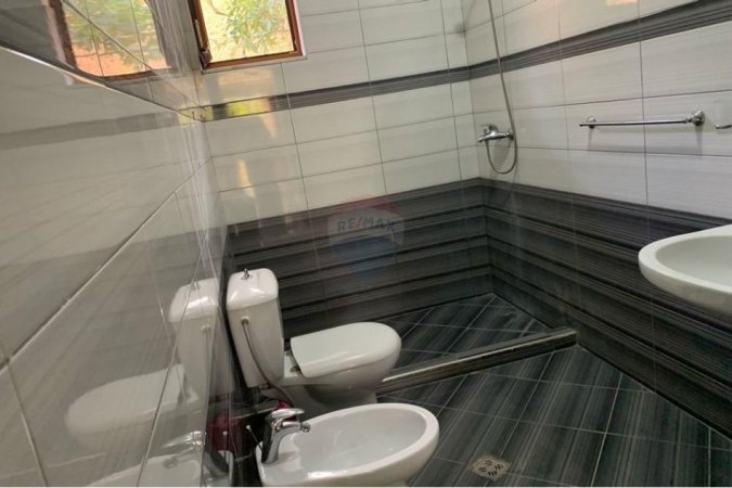 Tirane, jepet me qera apartament 1+1 Kati 4, 60 m² 300 € (Qyteti Studentit)