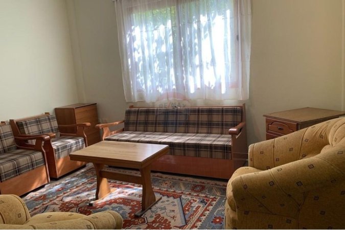 Tirane, jepet me qera apartament 1+1 Kati 4, 60 m² 300 € (Qyteti Studentit)
