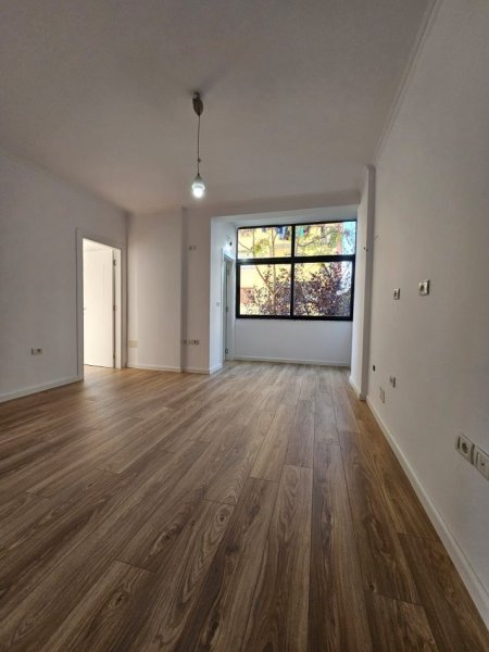 Tirane, shitet apartament 1+1 Kati 2, 47 m² 108.000 € (21 Dhjetori)