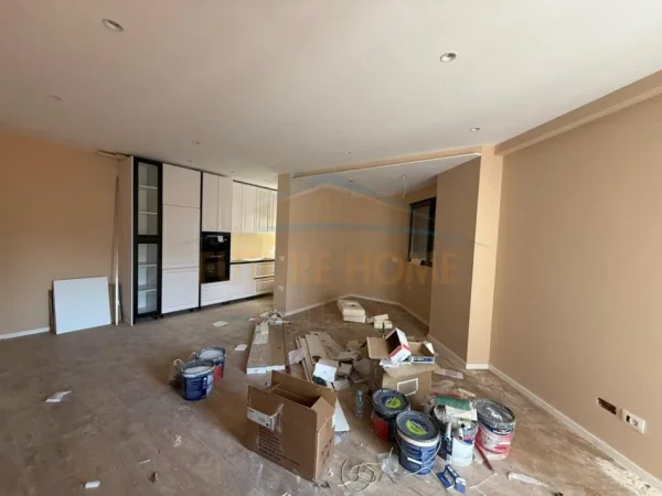 Tirane, shitet apartament 2+1+Ballkon Kati 3, 117 m² 320.000 € 