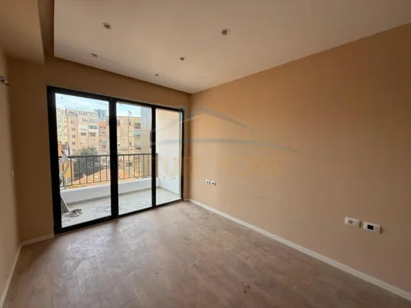Tirane, shitet apartament 2+1+Ballkon Kati 3, 117 m² 320.000 € 