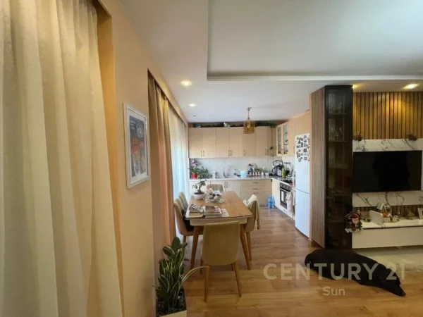 Tirane, shes apartament 3+1+2+VERANDE , 121 m² 300.000 € (Kopshti Botanik Zoologjik)