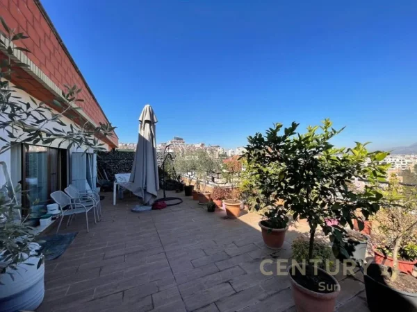 Tirane, shes apartament 3+1+2+VERANDE , 121 m² 300.000 € (Kopshti Botanik Zoologjik)