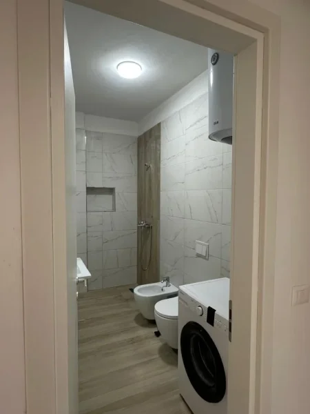 Tirane, jepet me qera apartament 1+1 Kati 9, 73 m² 600 € (Don Bosko)