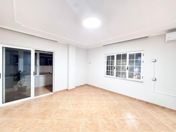 Tirane, jepet me qera apartament 4+1+Aneks+Ballkon Kati 4, 178 m² 1.900 € (sheshi willson)