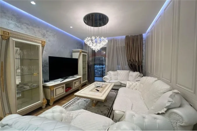 Tirane, jepet me qera apartament 3+1+Ballkon Kati 5, 125 m² 1.600 € (KOMPLEKSI DELIJORGJI)