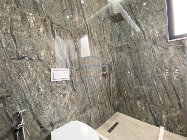 Tirane, shitet apartament 2+1 Kati 2, 101 m² 190.000 € (Kinostudio)