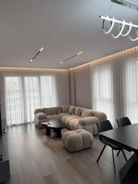 Tirane, jepet me qera apartament 2+1+Aneks+Ballkon Kati 8, 103 m² 850 € (Don bosko)