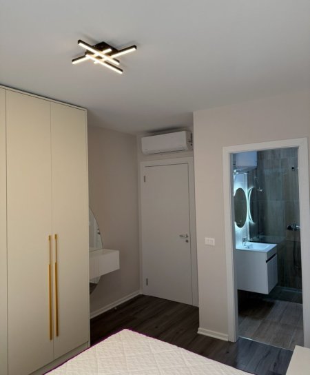 Tirane, jepet me qera apartament 2+1+Aneks+Ballkon Kati 8, 103 m² 850 € (Don bosko)