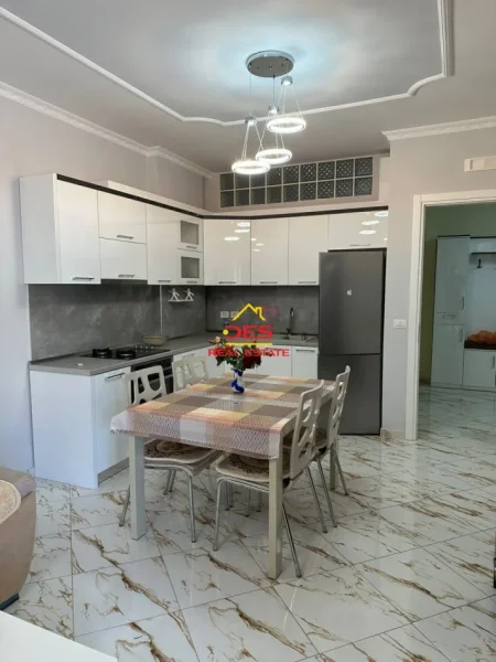 Shqiperi, jepet me qera apartament 2+1+Ballkon Kati 4, 108 m² 700 € (Rr Sazani)