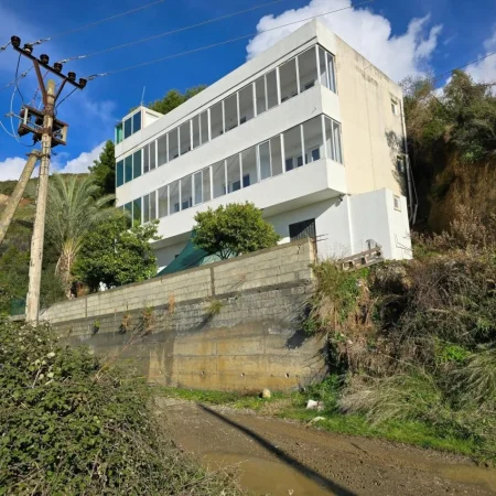 Spille, shitet shtepi 3 Katshe , 360 m² 