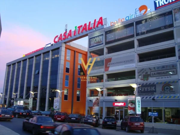 Tirane, jepet me qera ambjent biznesi Kati 2, 600 m² 2.500 € (CASA ITALIA)