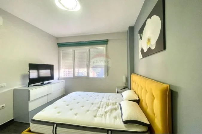 Tirane, jepet me qera apartament 2+1+Aneks+Ballkon Kati 11, 90 m² 900 € (Pazari Ri)