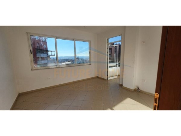 Shitet, Apartament 1+1, Rruga Teleferiku, Tiranë.