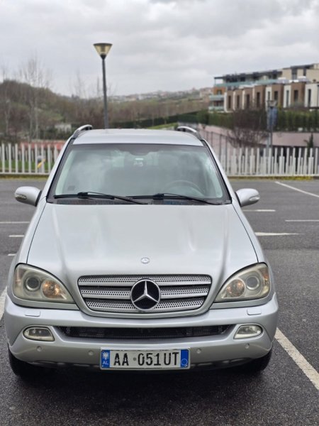 Tirane, shitet SUV | Fuoristrad | Xhip Mercedes-Benz ML 270 Nafte, gri metalizato automatik Kondicioner 300.000 km 4.700 €