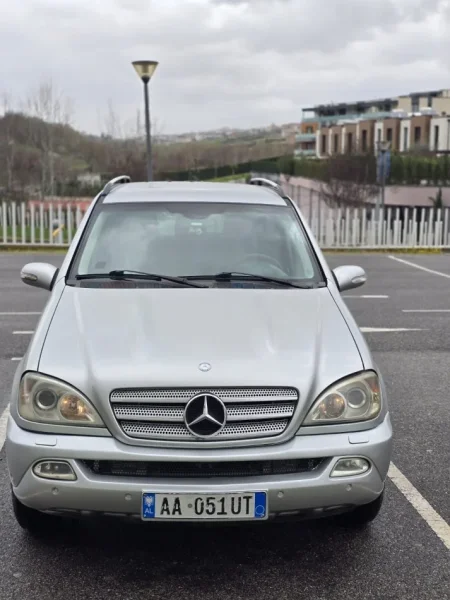 Tirane, shitet SUV | Fuoristrad | Xhip Mercedes-Benz ML 270 Nafte, gri metalizato automatik Kondicioner 300.000 km 4.700 €