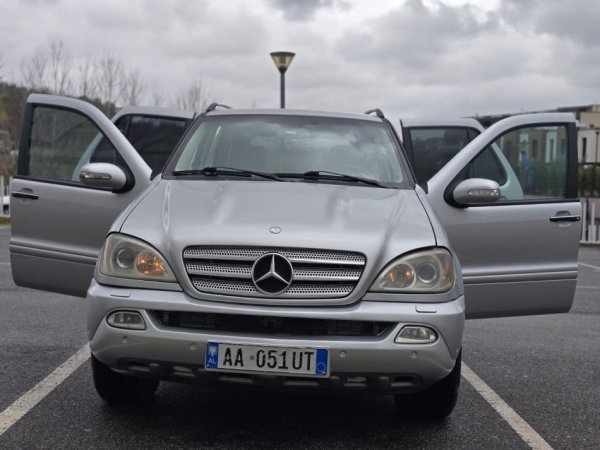 Tirane, shitet SUV | Fuoristrad | Xhip Mercedes-Benz ML 270 Nafte, gri metalizato automatik Kondicioner 300.000 km 4.700 €