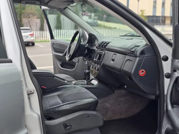 Tirane, shitet SUV | Fuoristrad | Xhip Mercedes-Benz ML 270 Nafte, gri metalizato automatik Kondicioner 300.000 km 4.700 €