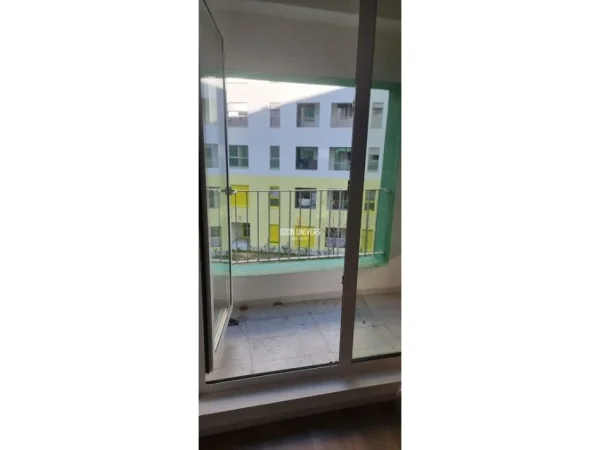 Tirane, jepet me qera apartament 1+1 Kati 2, 65 m² 350 € (ALI DEMI)