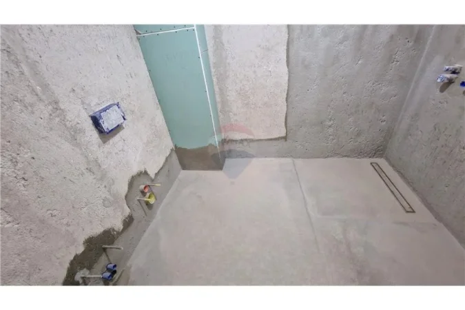 Vlore, shitet apartament 2+1+Ballkon Kati 3, 102 m² (Aleksander Moisiu)